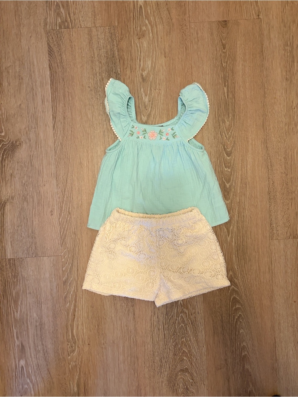 Girls' Mint Green Ruffle-Sleeve Tank with Cream Lace Shorts